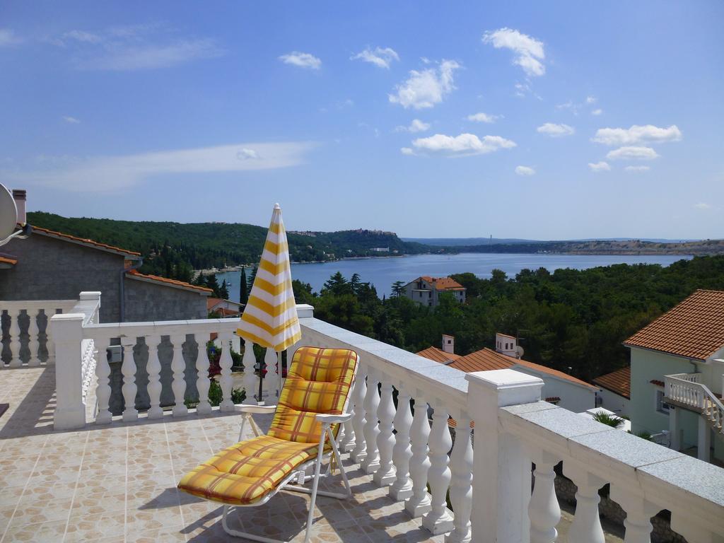 Apartments Villa Rosmarin Omišalj Kamer foto