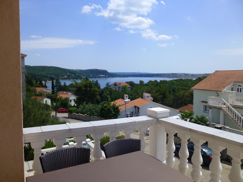 Apartments Villa Rosmarin Omišalj Buitenkant foto